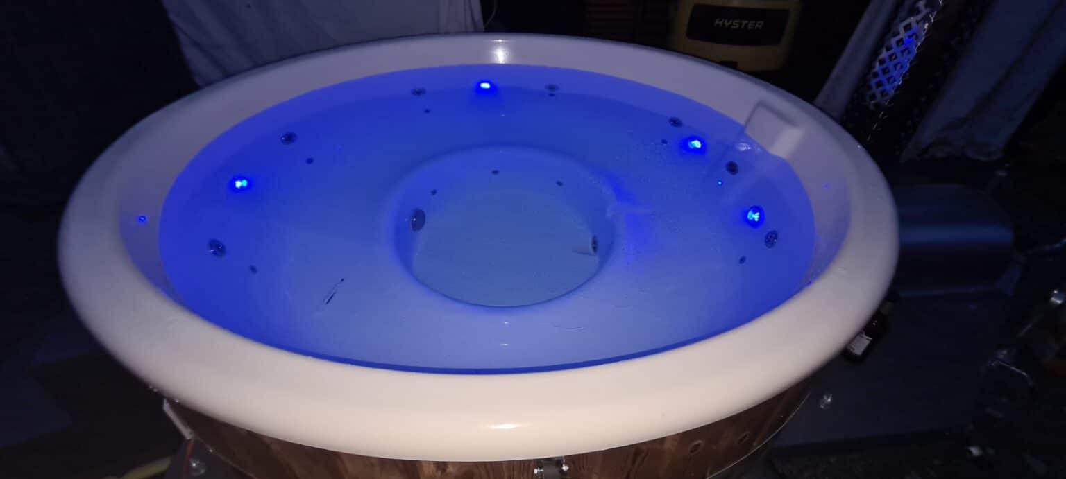 Mobiles L Hot Tub Jacuzzi Whirlpool Badezuber Badefass Oder Badebottich Mieten